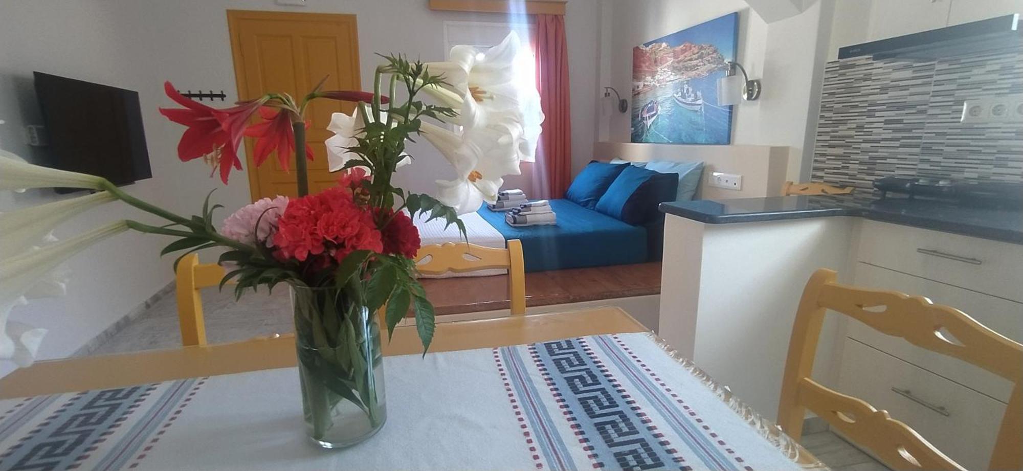 Chariot Apartments Santorini Kamári Zewnętrze zdjęcie